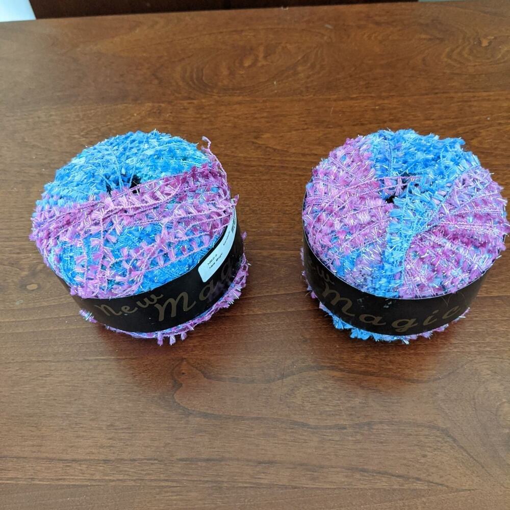 Karabella New Magic Yarn 2 balls
